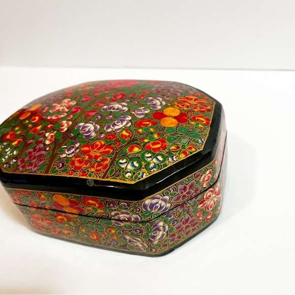 Handcrafted Lacquer Kashmir Paper Mache Trinket Box India Floral Velvet Lined - Picture 7 of 14